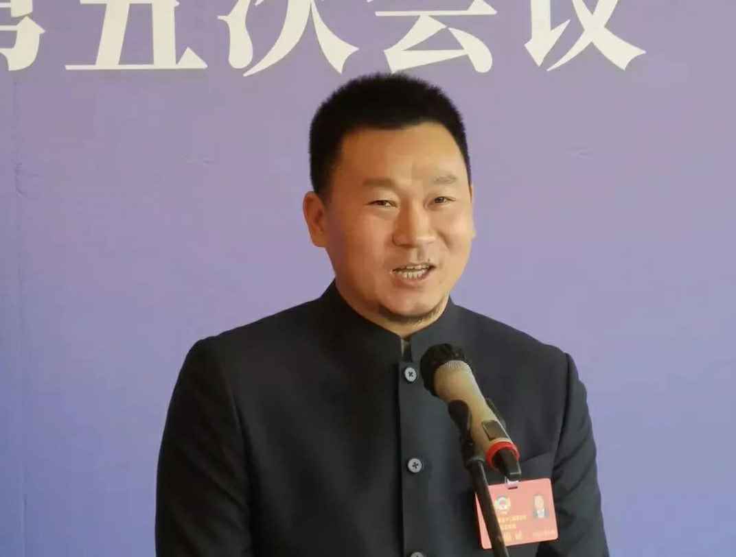202204221343.jpg 为进一步展示市政协团结、民主、开放、自信的形象,向市民和网友展示政协委员的履职风采,中山市政协十二届五次会议在2月4日上午开幕前开设“委员通道”,市政协委员、KaiYun·(中国)开云官方端网站-KAIYUN.COM公司总经理陈朝阳走进“委员通道”,回应社会关切的问题。他就如何做好城市应急管理规划的问题进行发言,并回答记者提问。.jpg